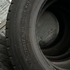 BS 195/70R17.5 M810 オールシーズンMIXタイヤの画像