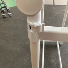 伸縮パイプハンガーラックの画像