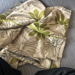 カーテンの画像