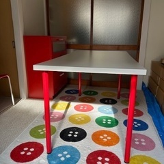 テーブル（IKEA）の画像