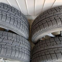 スタッドレスタイヤの画像