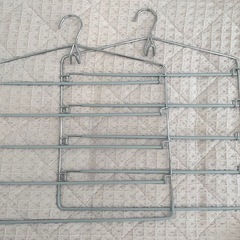 ニトリの滑りにくいボトムハンガー2本セットの画像