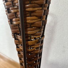 アジアン エスニック リーフ装飾 3本 巻足 フラワースタンド フラワーベースの画像