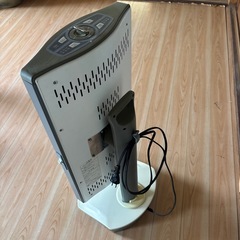 特価　ヒーター  速暖1000Ｗ 足元ヒーター セラミックヒーター 暖房 ストーブ　コイズミ　遠赤電気ストーブ　ストーブ　遠赤外線　小泉　遠赤外線ヒーター　電気ヒーター　 暖房器具 遠赤外線ヒーター  足元 静音 速暖 速温 リビング　福岡　田川市　筑豊　格安で　格安  店舗の画像