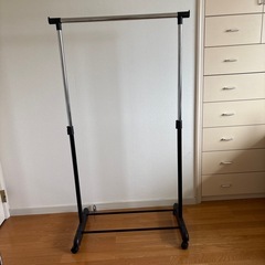 ハンガーラック　キャスター付きの画像