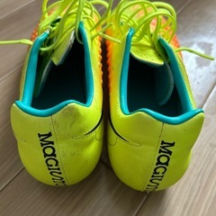 サッカーシューズの画像