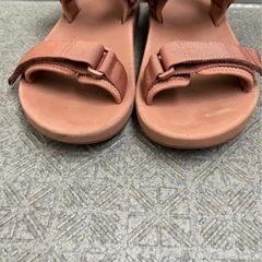 UNIQLO ユニクロ ピンクブラウン スポーツサンダル Sサイズの画像