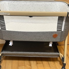 ベビーベッドの画像