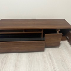 テレビ台140cm 　LOWYAの画像