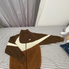 ナイキアウターの画像