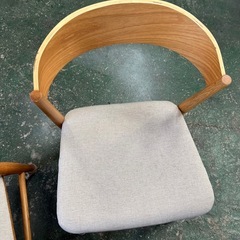 🌸二人掛けダイニングテーブル✅椅子2個🚘配達可能の画像