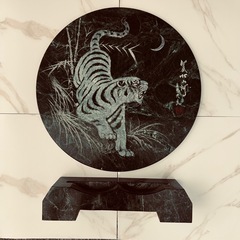 大理石製虎彫刻置物
の画像