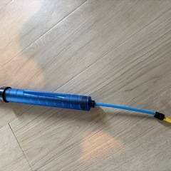 風船用？の空気入れと鉛筆けずり
の画像