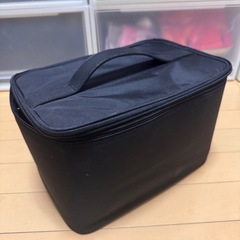 無印良品のメークボックスとNanoThermic ヘアブラシNT-54の画像