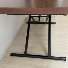 ニトリ　　昇降ダイニングテーブル　　ウォルナットの画像
