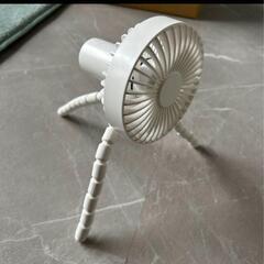 ✨自由設置⭐️USB充電式くねくねミニ扇風機の画像