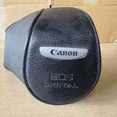 Canon EOS 20D用レザーケースの画像
