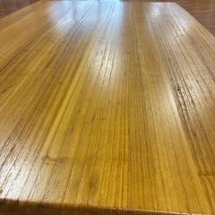 折り畳みテーブルの画像