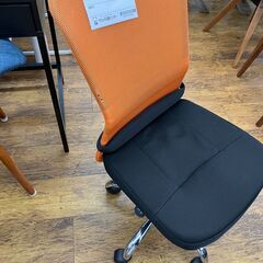 ★リユースのサカイ水戸店★  オフィスチェア オレンジ H×D×W クリーニング済み MT6196の画像