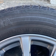 スタッドレスタイヤ　ホイールセットの画像