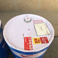 20リッターペール缶2つ DIYやゴミ箱代わりにどうぞ。の画像