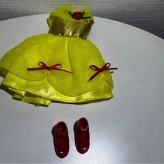 13  リカちゃんの服　ゴールデンイエロー