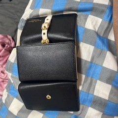 三つ折り財布の画像