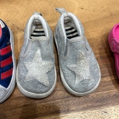 スリッポンタイプ、靴、シューズとサンダルの画像