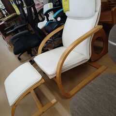 リユースのサカイ浦和店 【F313】チェア オットマン付き ホワイトの画像