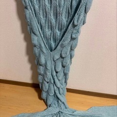 水色マーメイド型ニットブランケット　膝掛けの画像