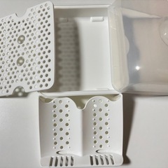 哺乳瓶レンジ消毒器の画像