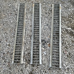 グレーチング　側溝　溝幅10㎝用　3枚 幅 100㎝奥行14.5㎝　高さ19㎜　袖3㎝約の画像