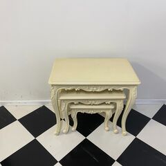 猫足テーブル３台の画像