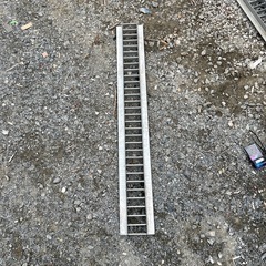 グレーチング　側溝　溝幅9㎝用　1枚 幅 100㎝奥行14.5㎝　高さ19㎜　袖3㎝約の画像
