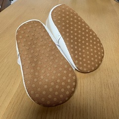 ホワイトリボン付きベビーシューズの画像