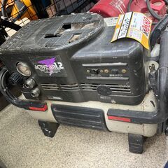 【中古】【店頭引取限定】MAKITA 100V常圧コンプレッサー　AC9001の画像
