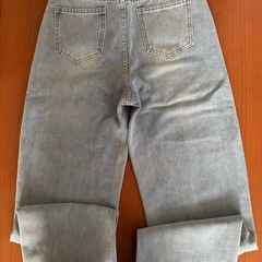 ダメージジーンズ①の画像