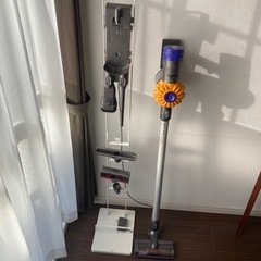Dyson 掃除機+スタンドセットの画像
