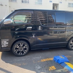 ハイエース　バトルシップ+マッドタイヤの画像
