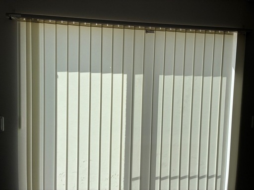 縦型ブラインド　カーテン