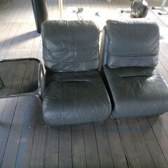 本革ソファー＆テーブルの画像