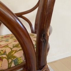 昭和レトロ 回転式ラタンチェア 花柄 アームチェアの画像