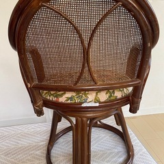 昭和レトロ 回転式ラタンチェア 花柄 アームチェアの画像