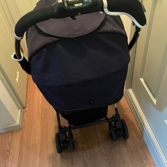 combi 対面ベビーカーの画像