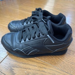 キッズ REEBOK リーボック スニーカー 18cm
の画像