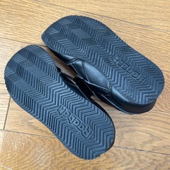 キッズ REEBOK リーボック スニーカー 18cm
の画像