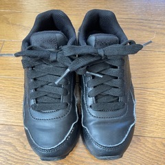 キッズ REEBOK リーボック スニーカー 18cm
の画像