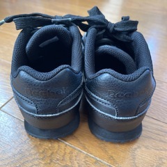 キッズ REEBOK リーボック スニーカー 18cm
の画像
