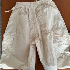 カーゴパンツの画像