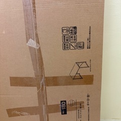 室内用観葉植物（フェイク、本物ではない）とデスク（ニトリ、未開封）セットでの画像